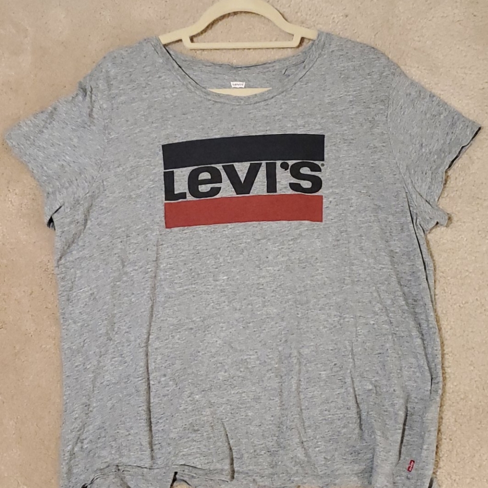 Levi's t-shirt